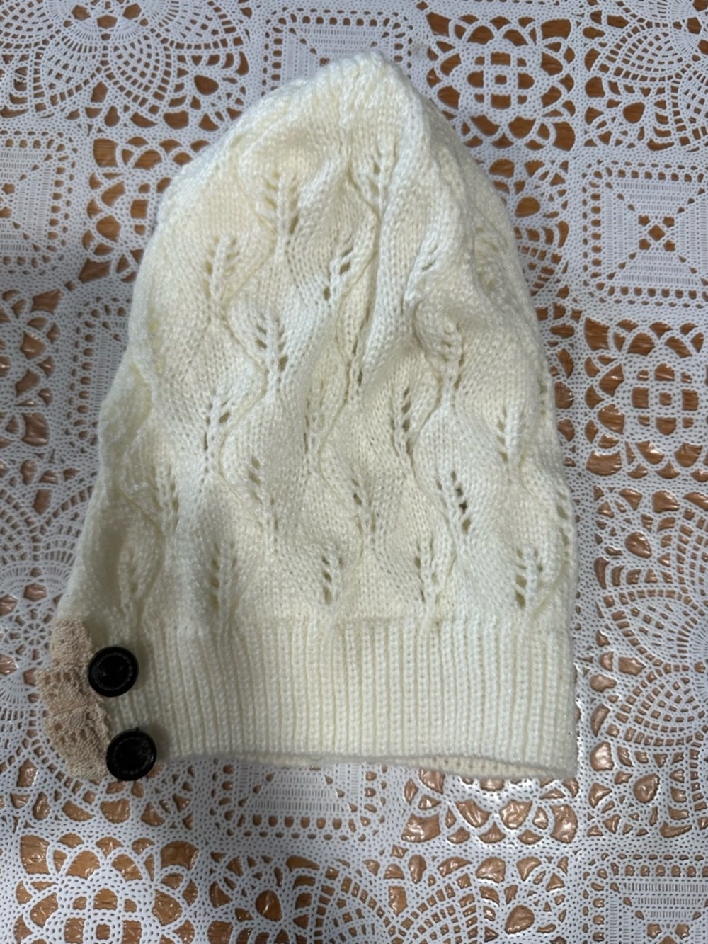 Women's Cream Cable-Knit Beanie Hat